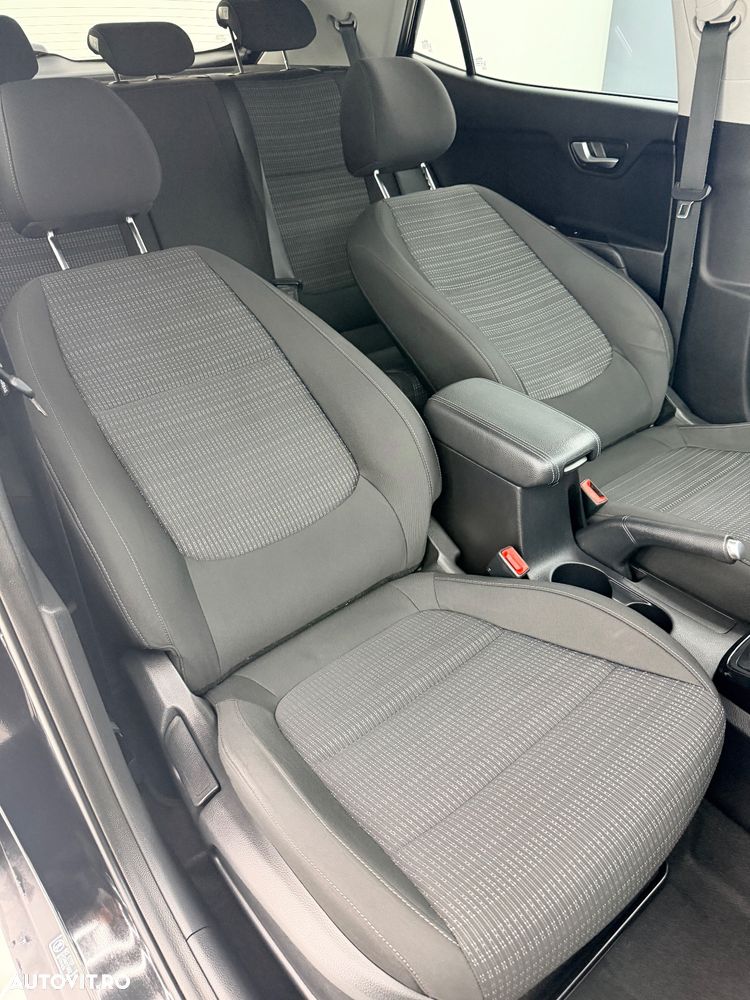 Kia Stonic 1.6 DSL Urban - 16