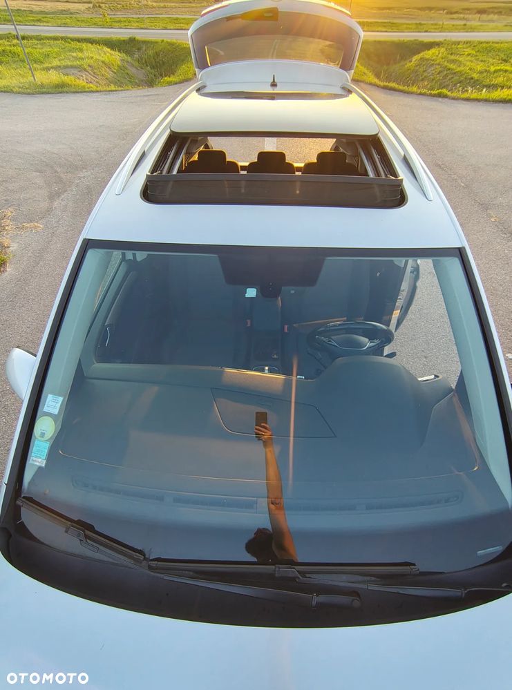 Volkswagen Touran - 13