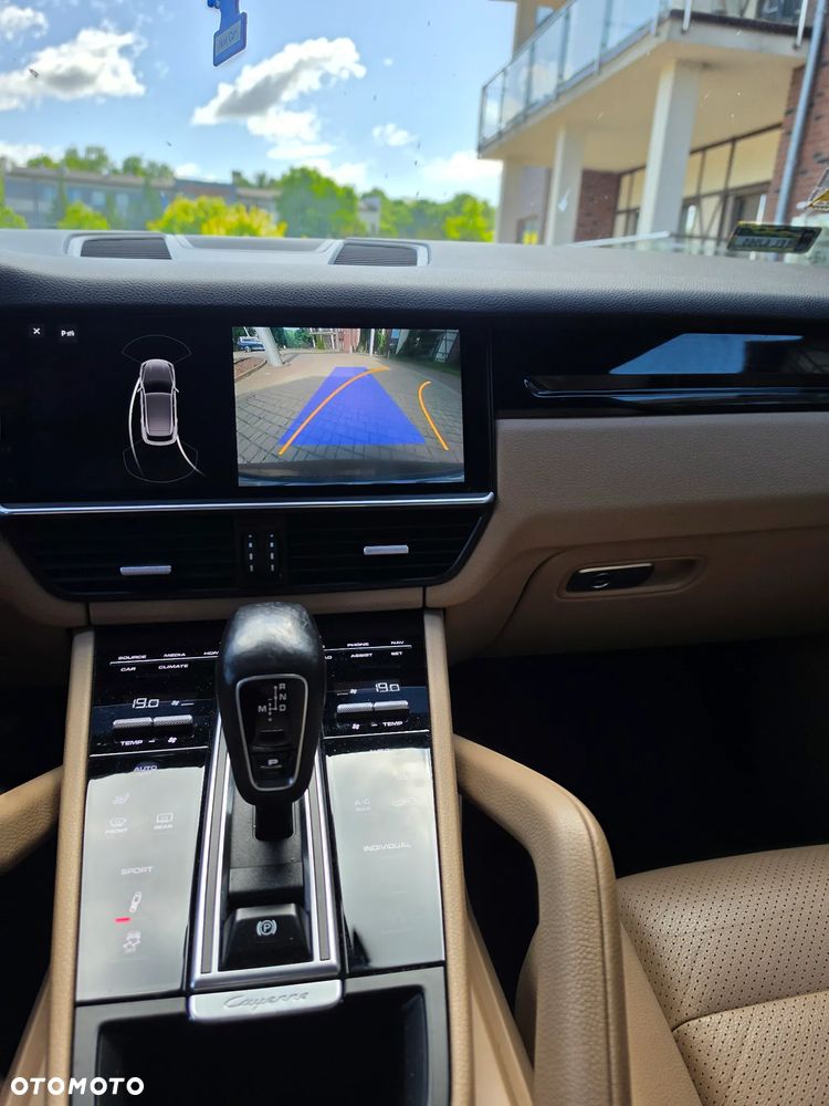 Porsche Cayenne Platinum Edition - 15