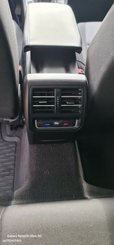 Volkswagen Passat 1.6 TDI Comfortline - 9