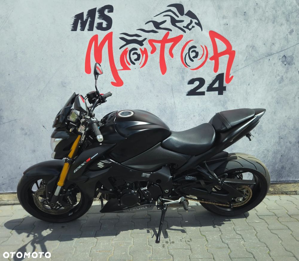 Suzuki GSX - 6