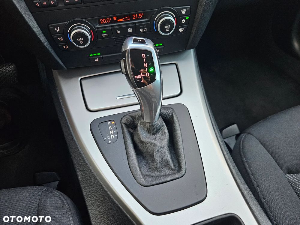 BMW Seria 3 318i - 21
