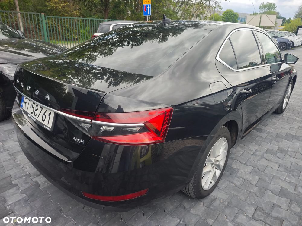 Skoda Superb 2.0 TDI SCR 4x4 Ambition DSG - 3