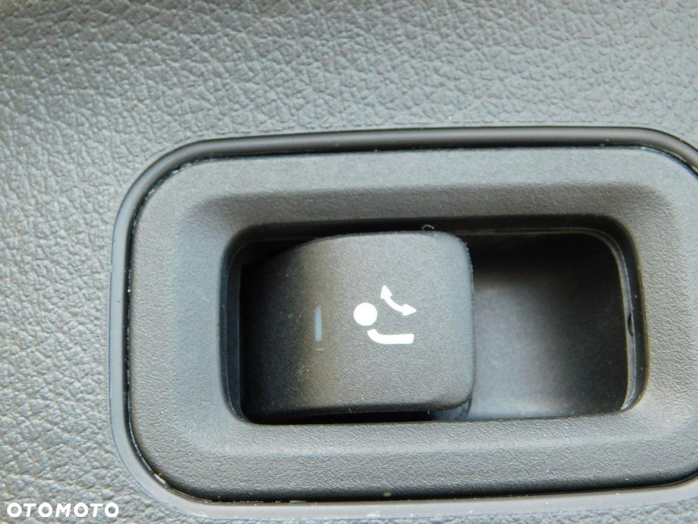 Mercedes-Benz GLA - 21