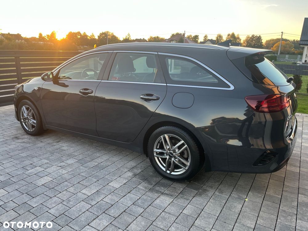 Kia Ceed - 32