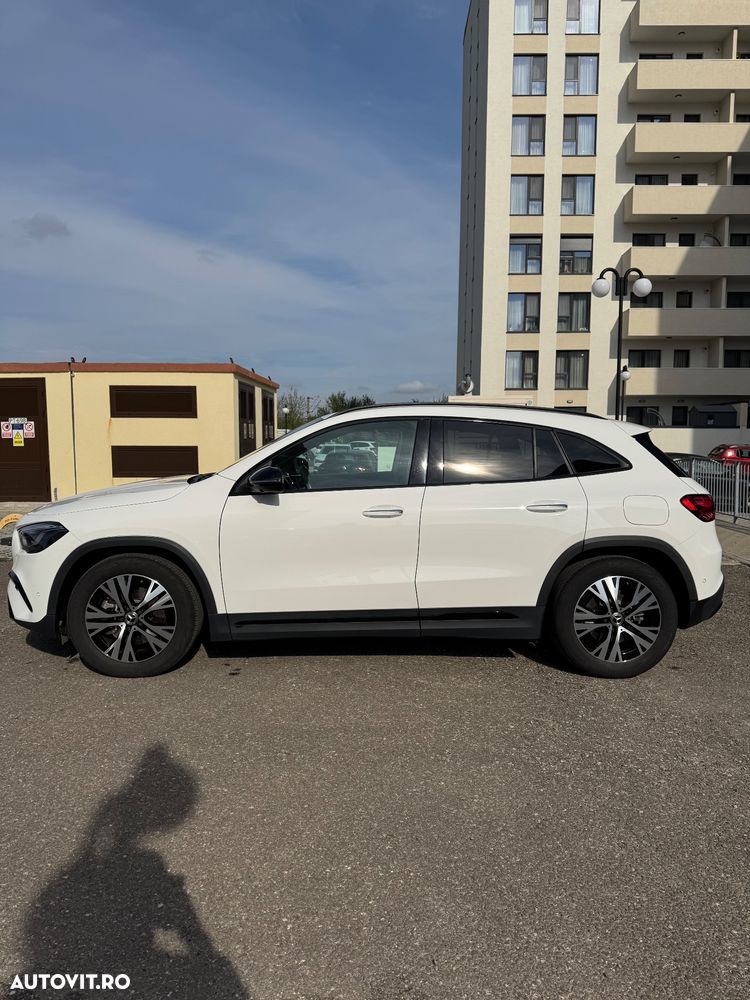 Mercedes-Benz GLA 220 4MATIC MHEV - 12