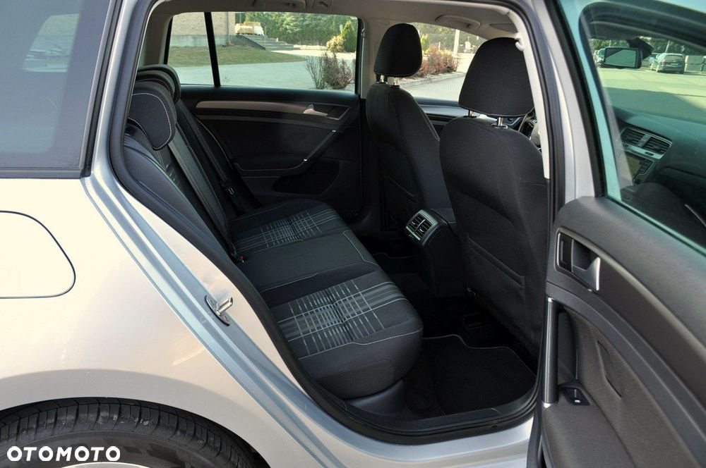 Volkswagen Golf - 20