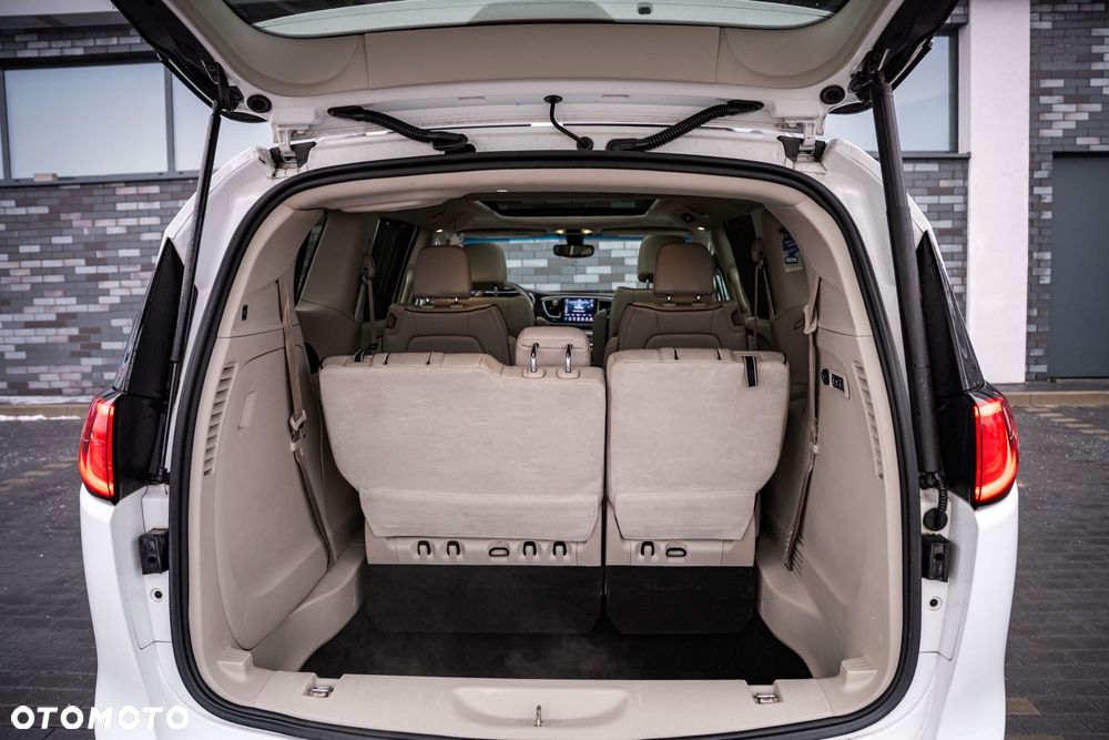 Chrysler Pacifica - 25