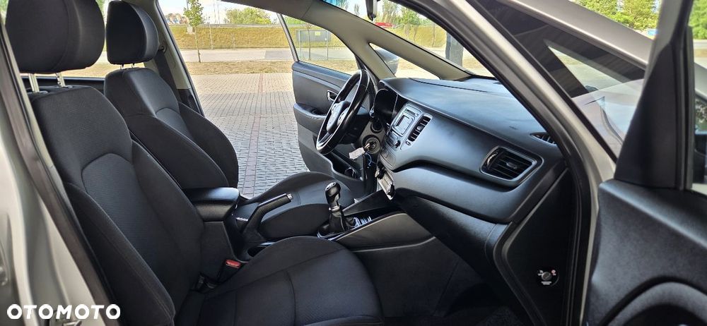 Kia Carens 1.7 CRDi 115 Dream Team Edition - 23