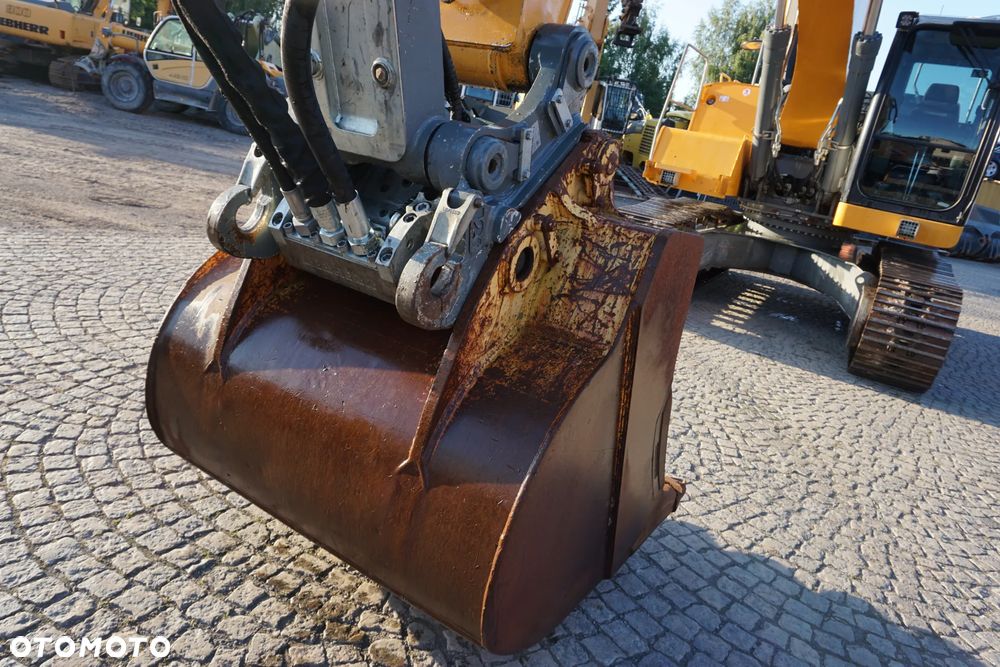 Liebherr R 936, Większy zasięg - 8