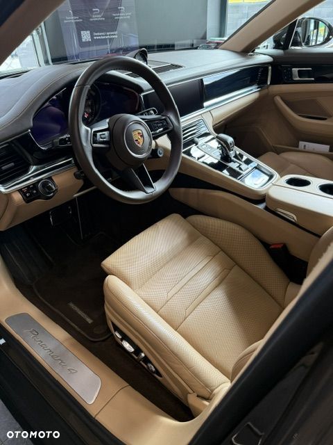 Porsche Panamera 4 E-Hybrid - 3