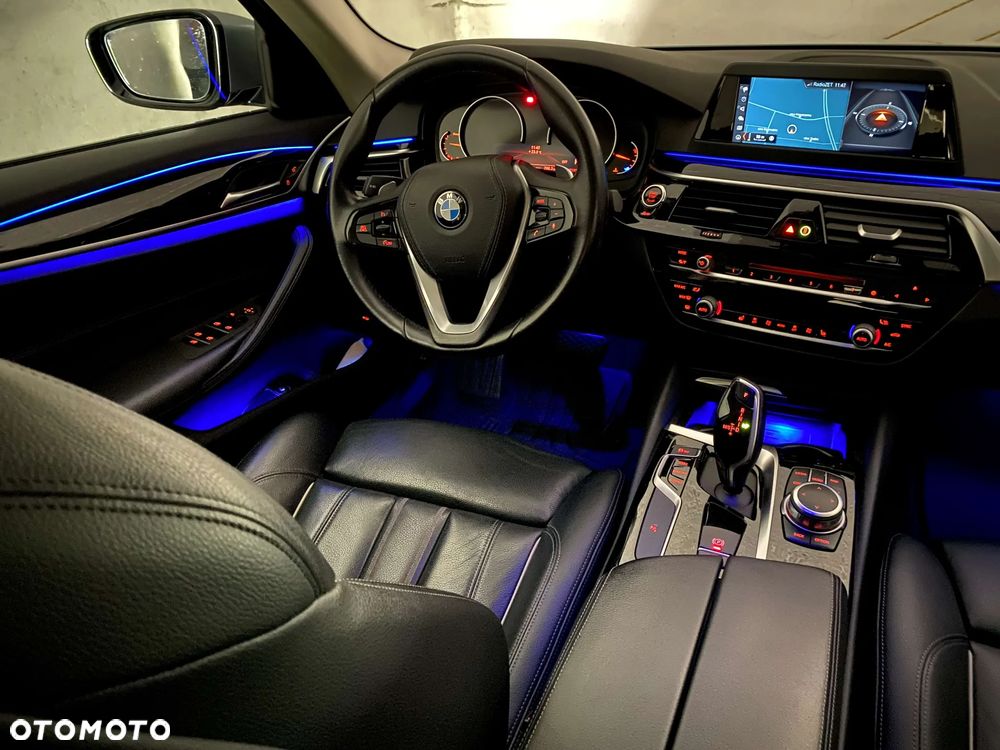 BMW Seria 5 520d Sport Line - 38