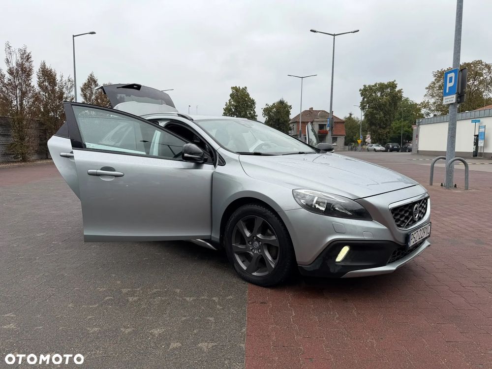 Volvo V40 Cross Country - 39