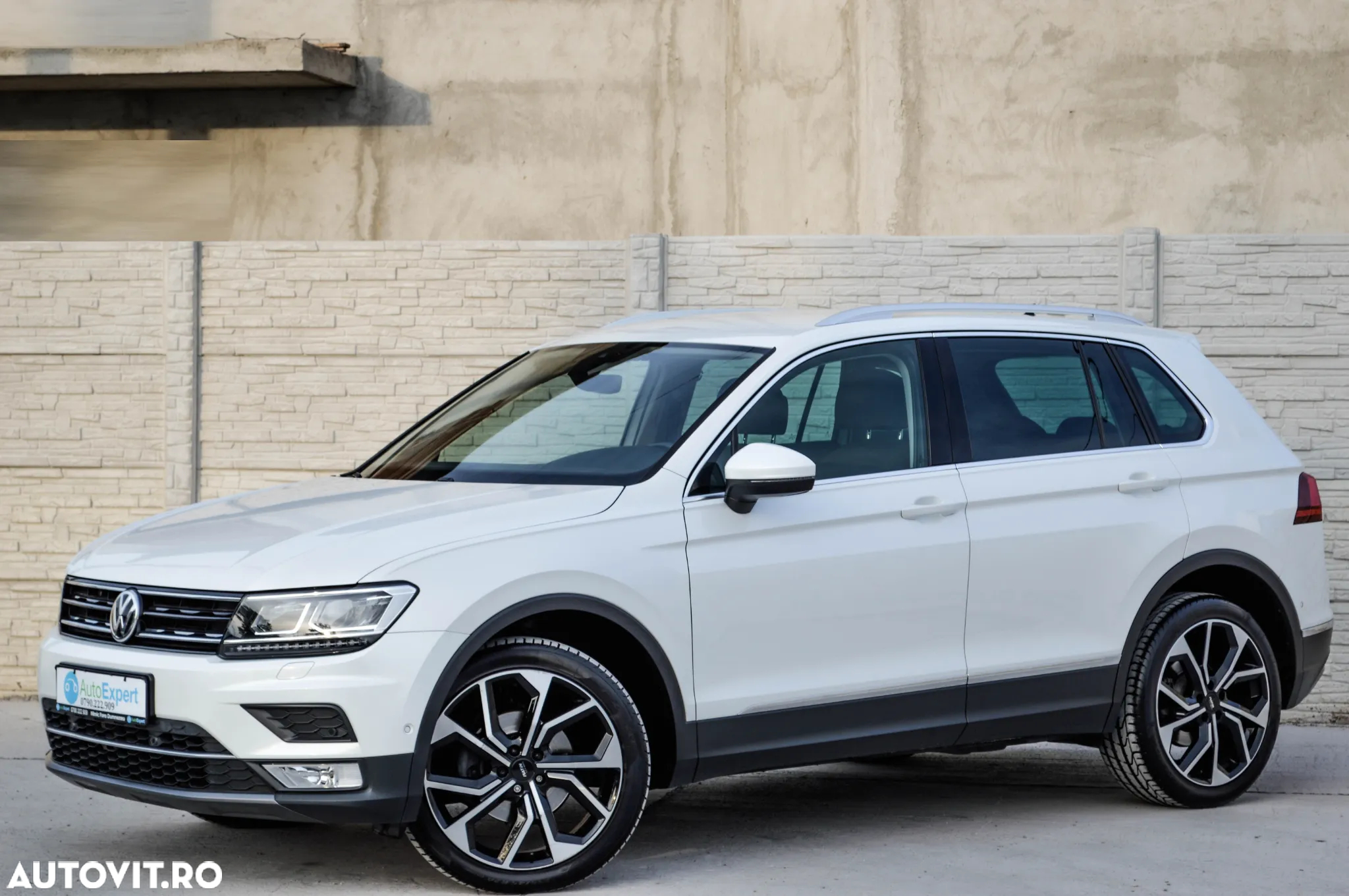 Volkswagen Tiguan 2.0 TDI 4Mot DSG Highline - 9
