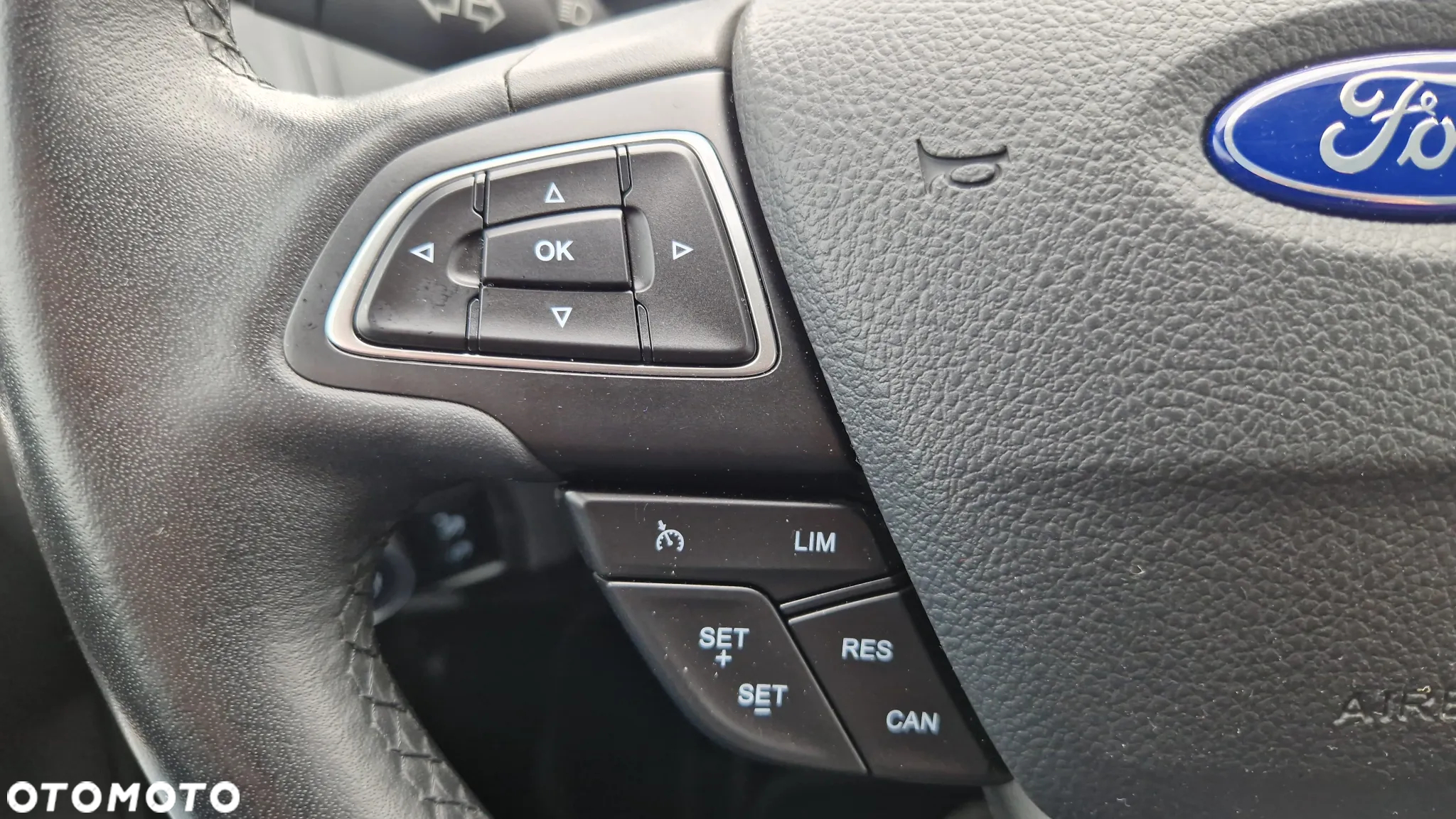 Ford Focus Turnier 1.0 EcoBoost Start-Stopp-System TITANIUM - 12