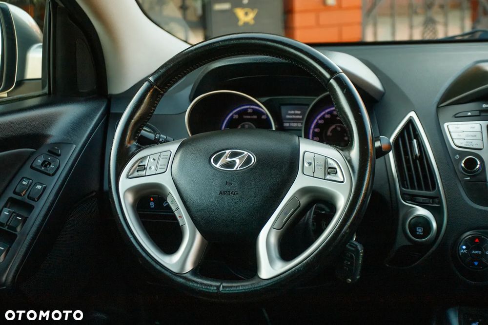 Hyundai ix35 1.7 CRDi 2WD blue Finale Silver - 32