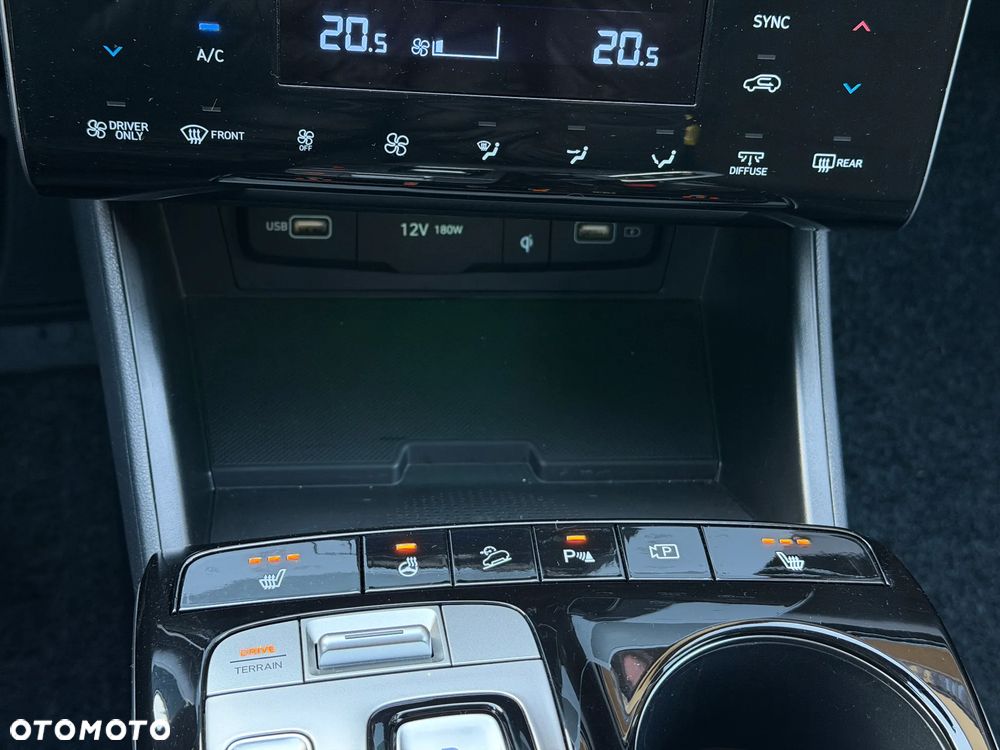 Hyundai Tucson 1.6 T-GDi HEV Executive 4WD - 32