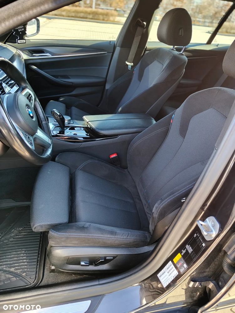 BMW Seria 5 530e M Sport sport - 26