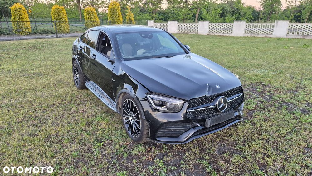 Mercedes-Benz GLC 300 d 4Matic 9G-TRONIC AMG Line - 18
