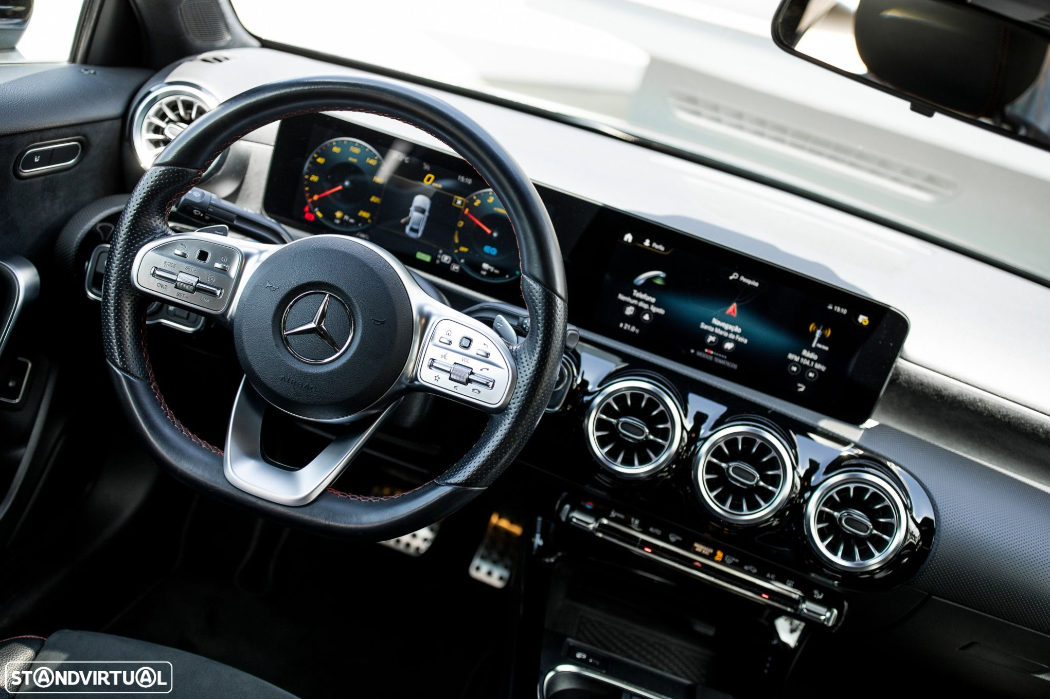 Mercedes-Benz A 250 Limousine e AMG Line - 2