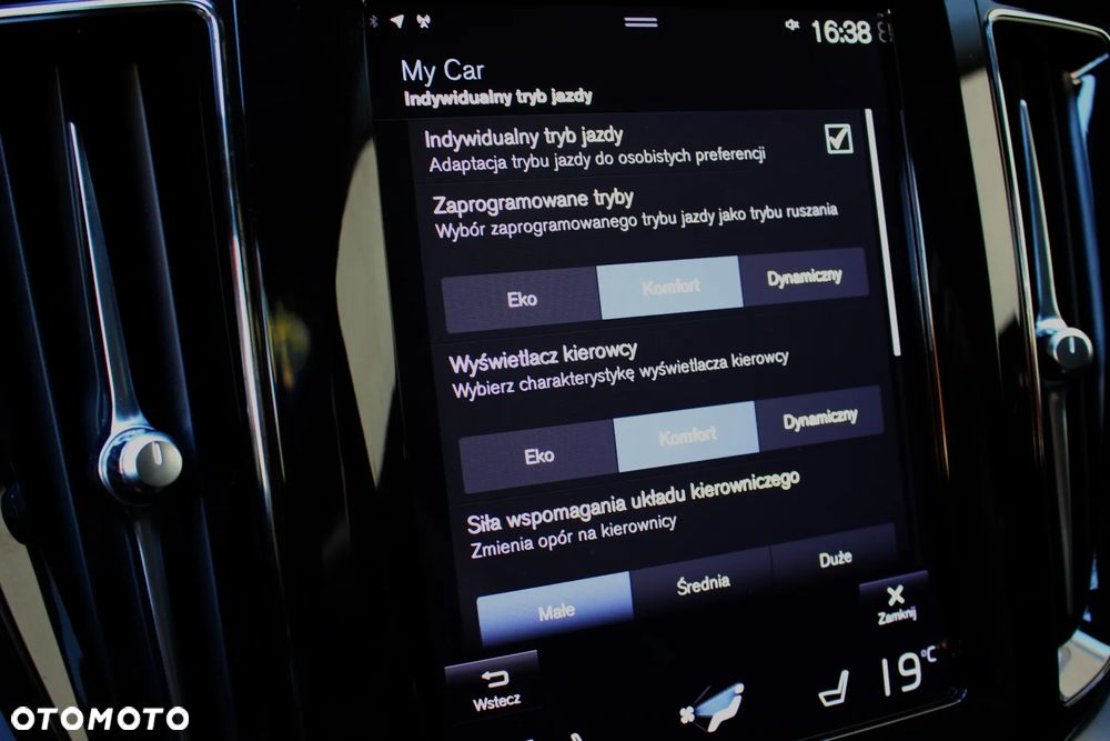 Volvo XC 60 D4 Momentum Pro - 30