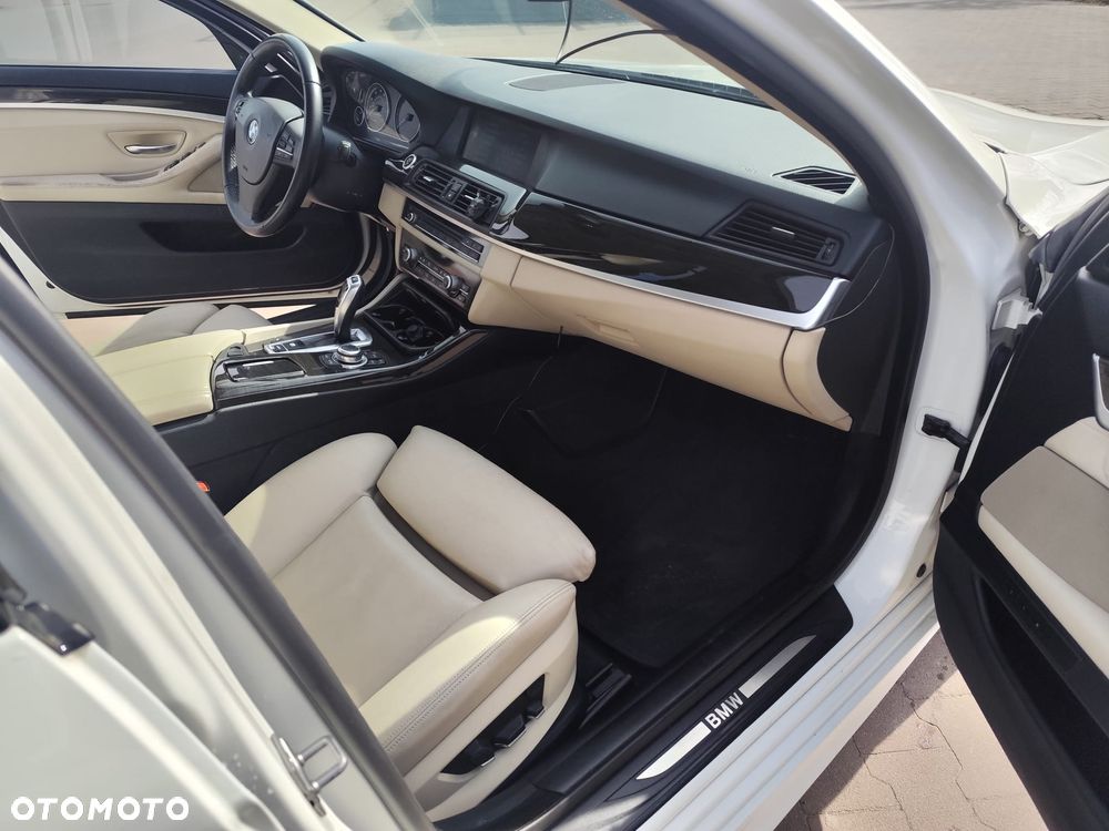 BMW Seria 5 528i - 8