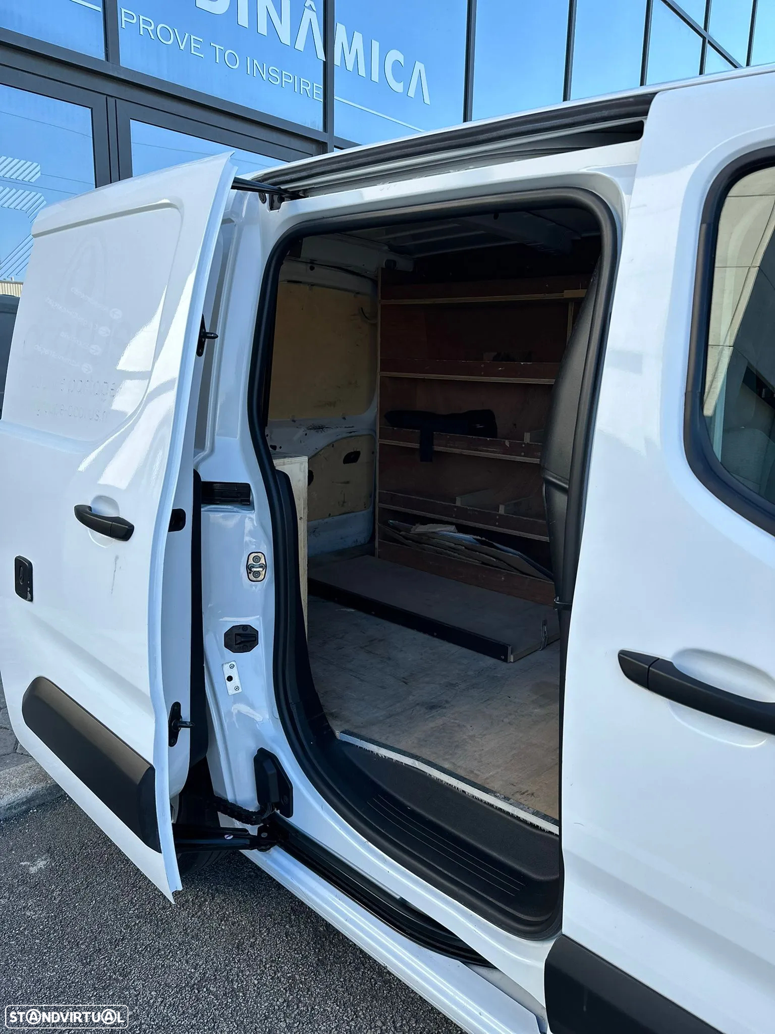 Toyota Proace City Medium 1.5D-4D L1 Business - 20