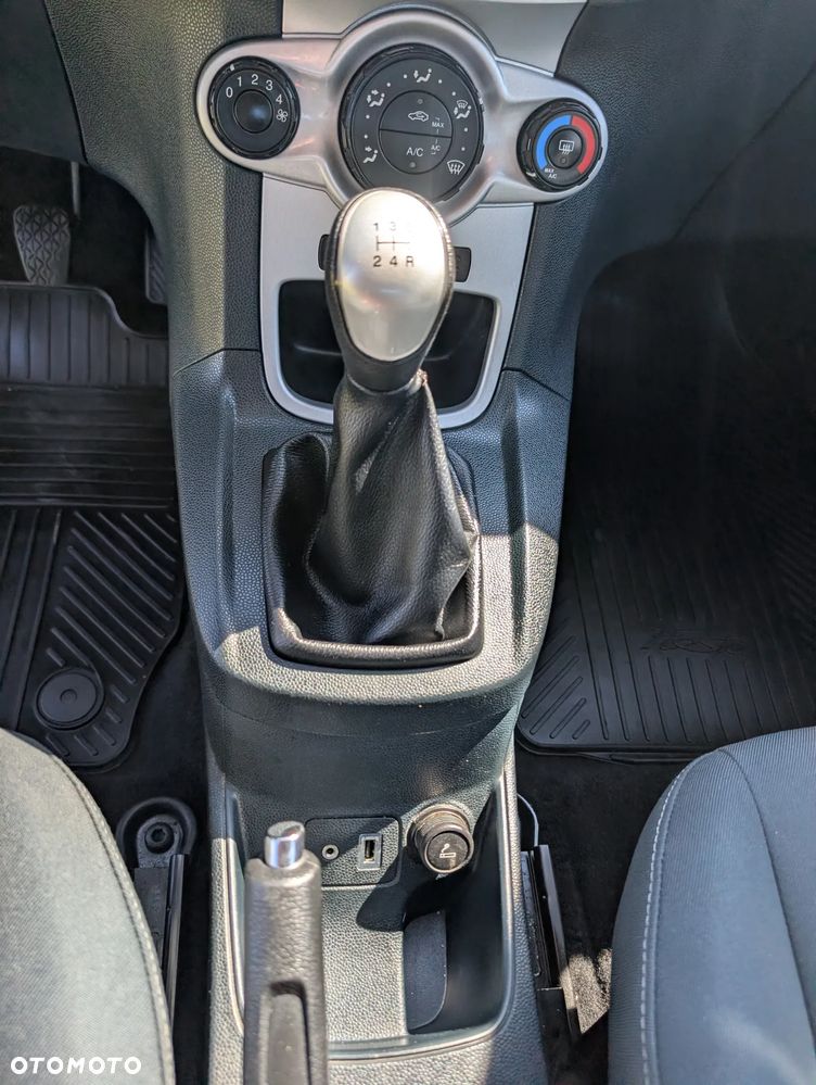 Ford Fiesta 1.25 Trend Edition - 34