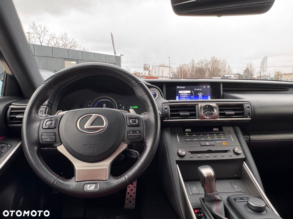 Lexus IS - 12