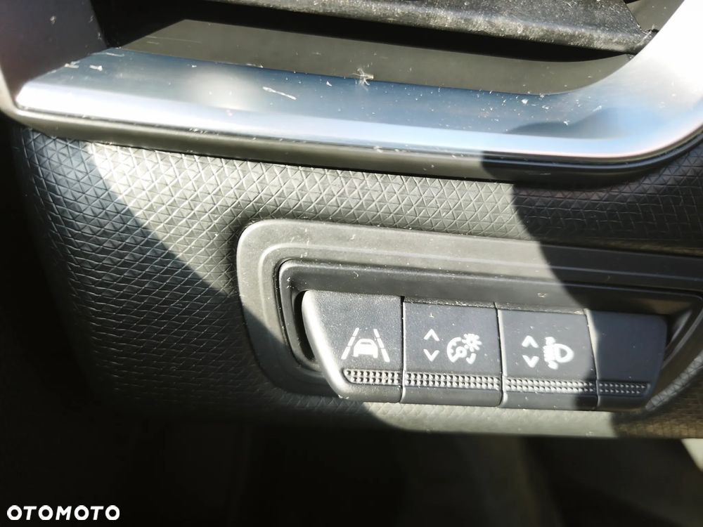 Renault Clio - 23