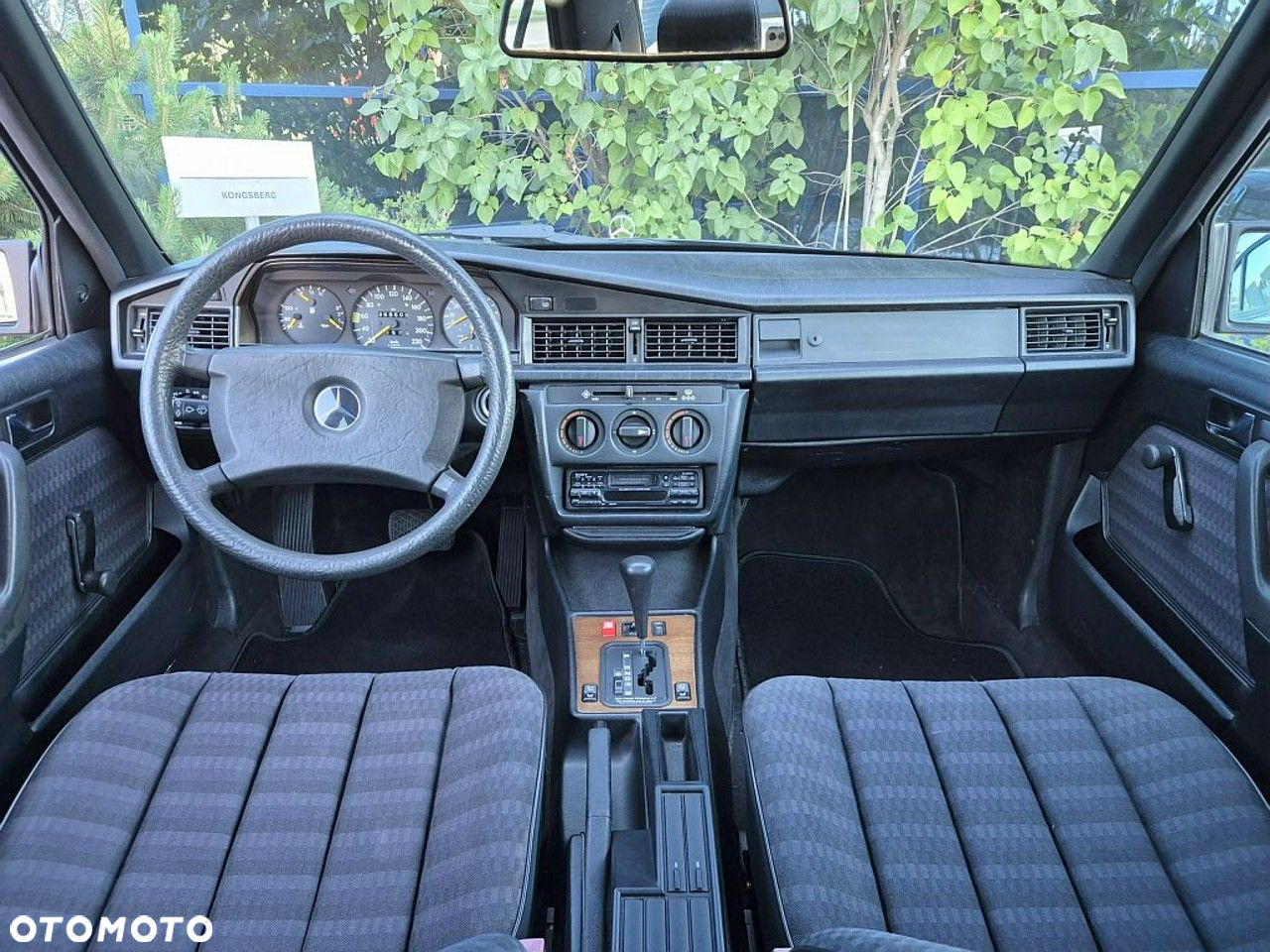 Mercedes-Benz W201 (190) - 9