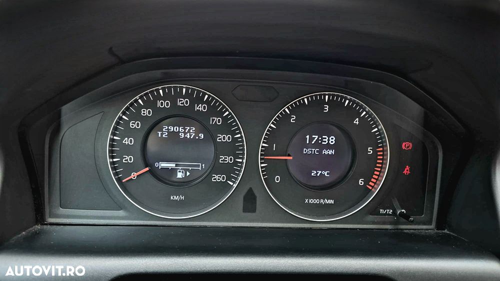 Volvo XC 60 2.4D AWD - 12