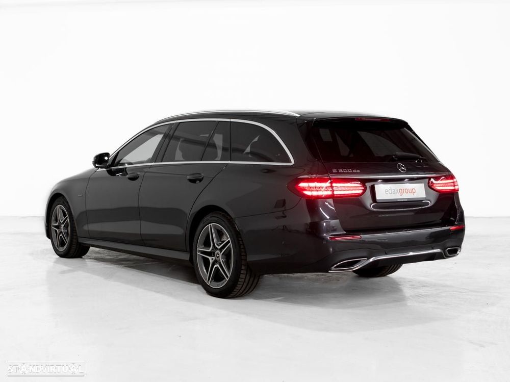 Mercedes-Benz E 300 de AMG Line - 4