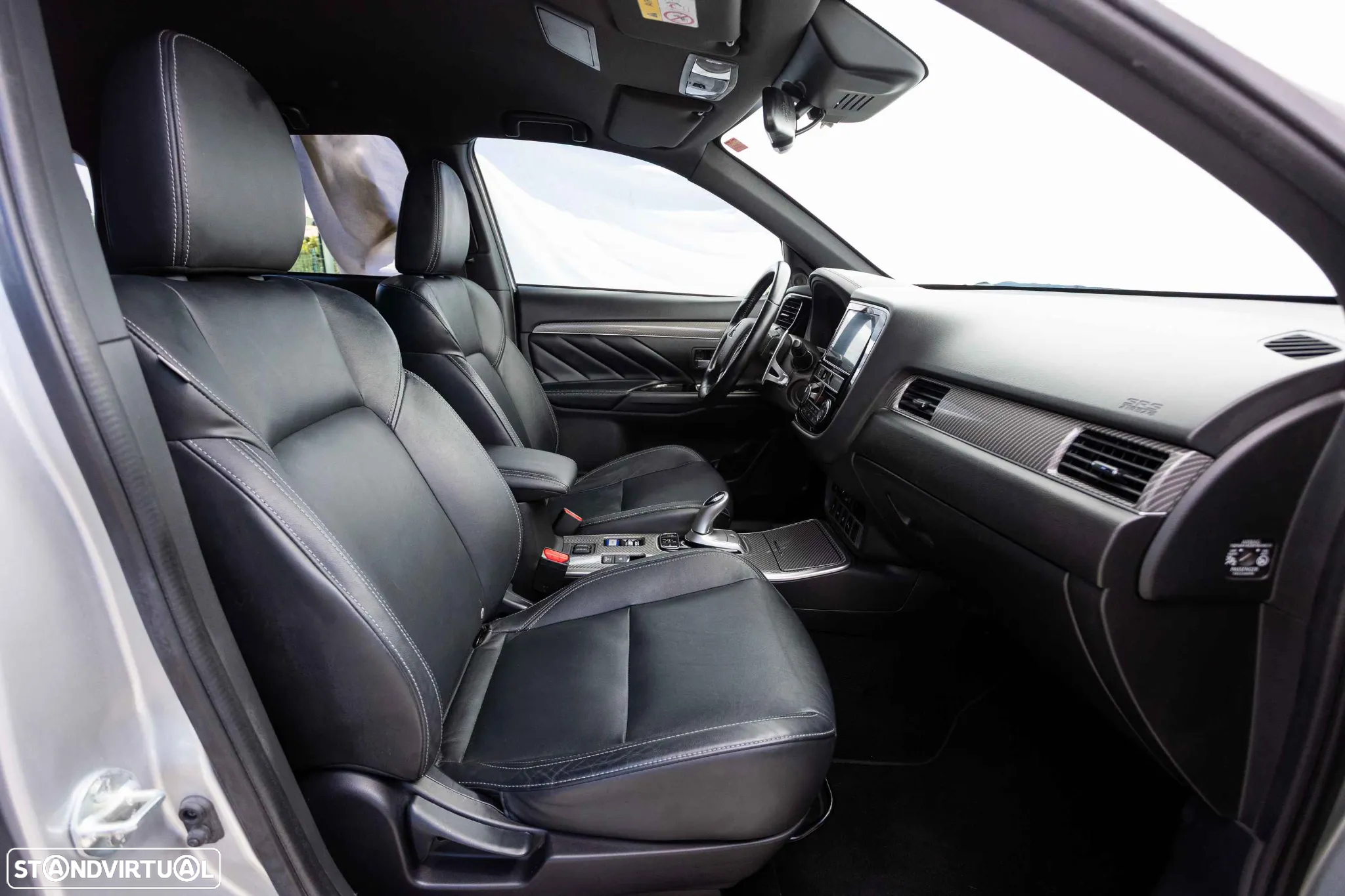 Mitsubishi Outlander 2.0 PHEV Instyle - 37