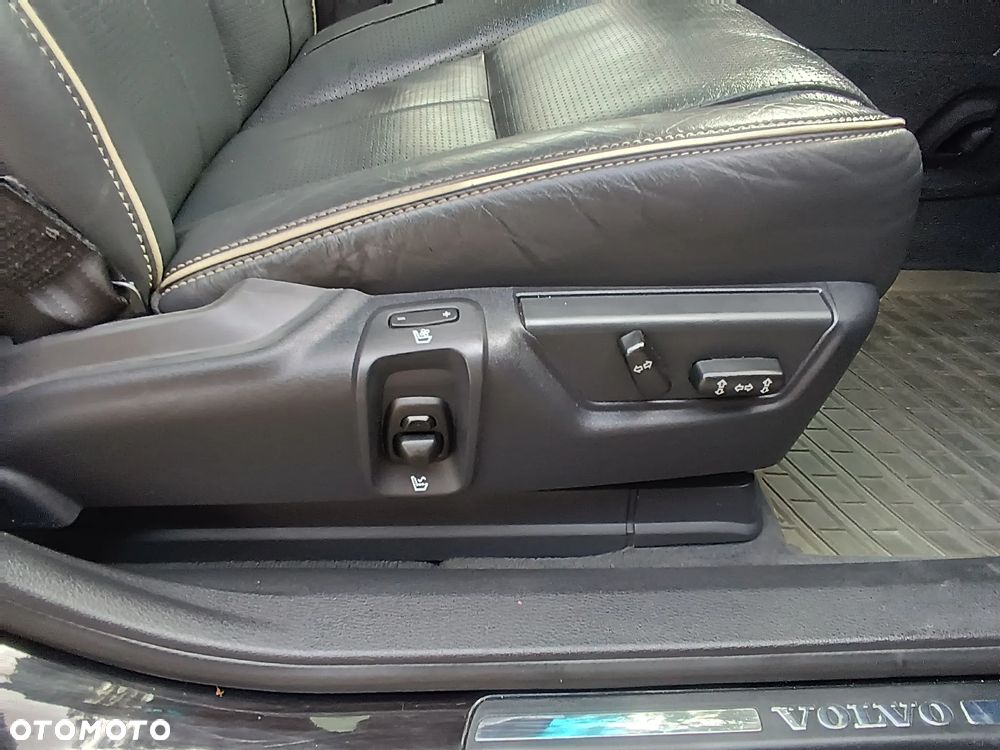 Volvo XC 90 4.4 V8 AWD R-Design - 34