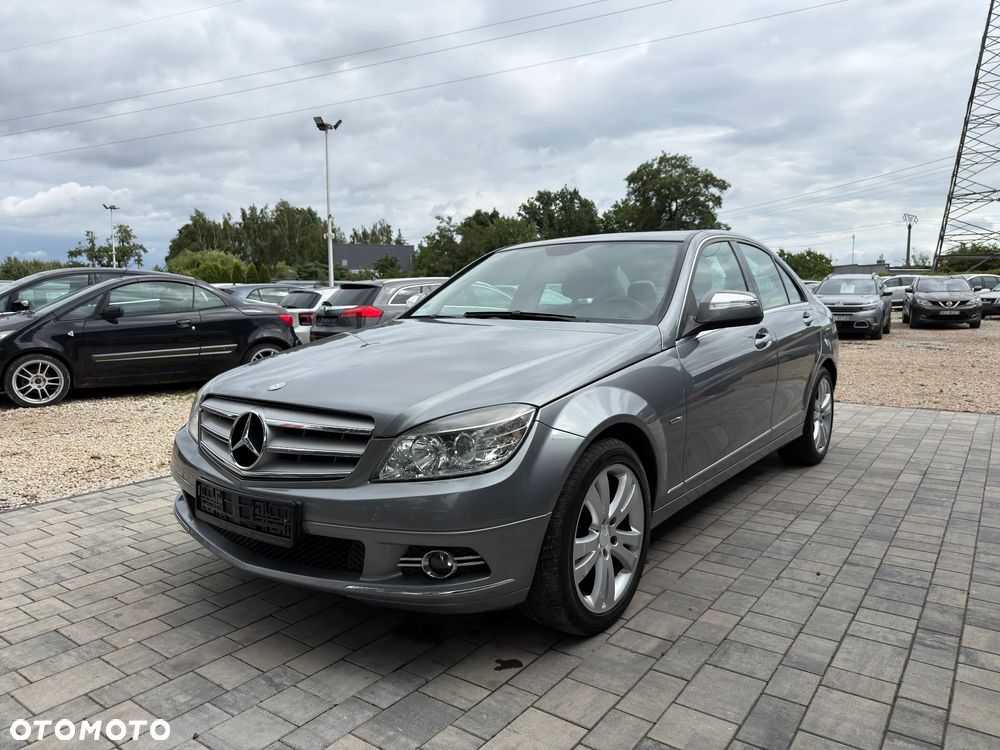 Mercedes-Benz Klasa C 180 CGI BlueEFFICIENCY Avantgarde - 21