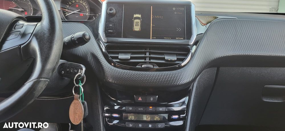 Peugeot 2008 1.2 VTi Access - 16