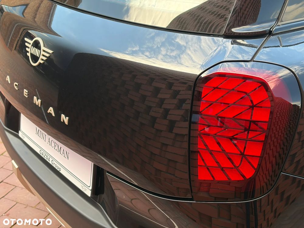 MINI Aceman SE 54.2kWh Linia Classic - 12