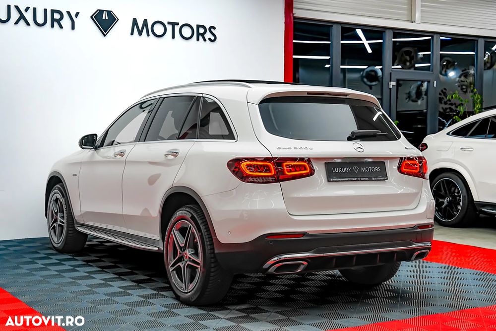 Mercedes-Benz GLC 300 e 4Matic 9G-TRONIC AMG Line Plus - 7