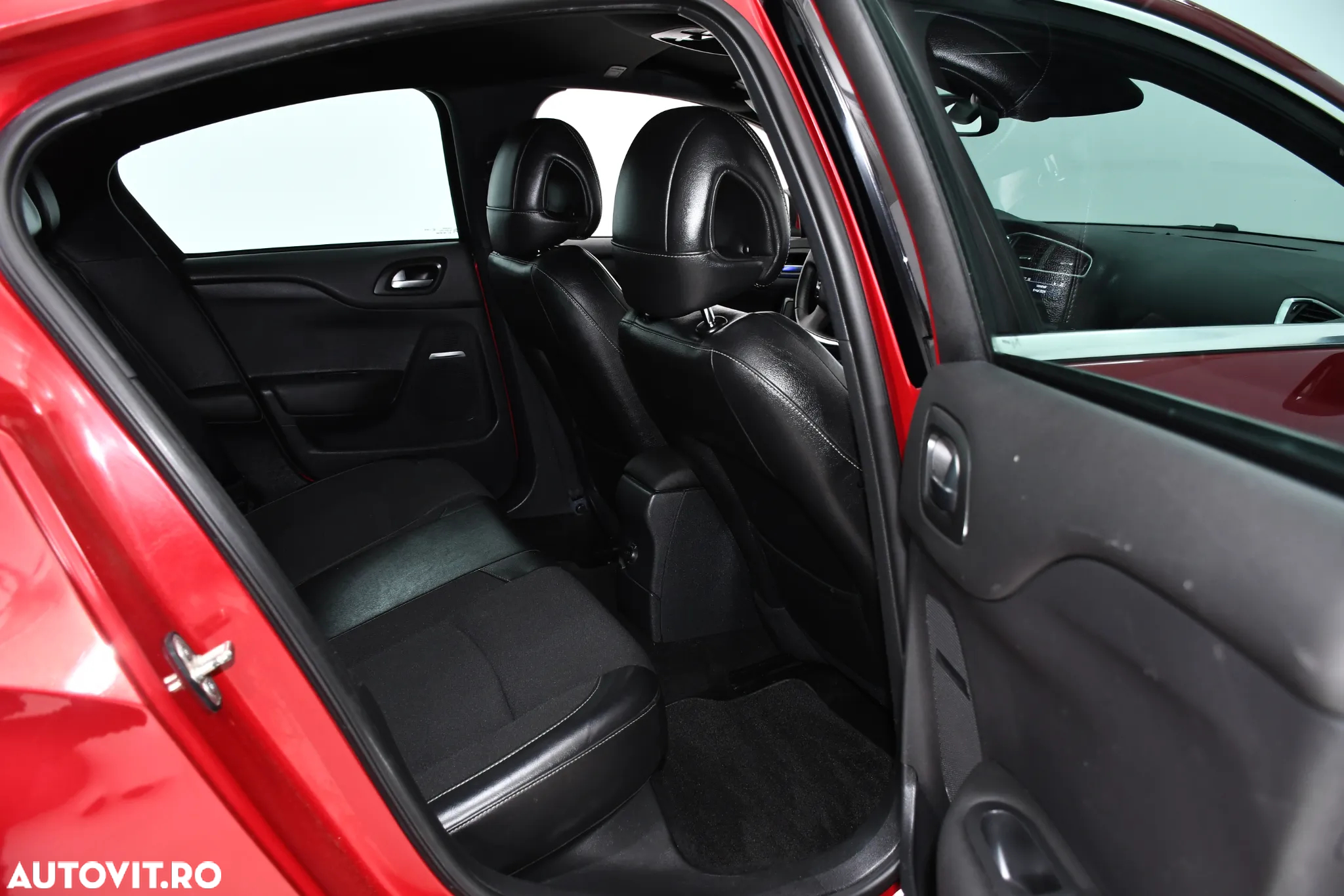 Citroën DS4 e-HDi 110 EGS6 SoChic - 14