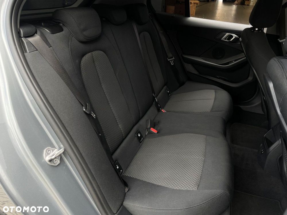 BMW Seria 1 - 17