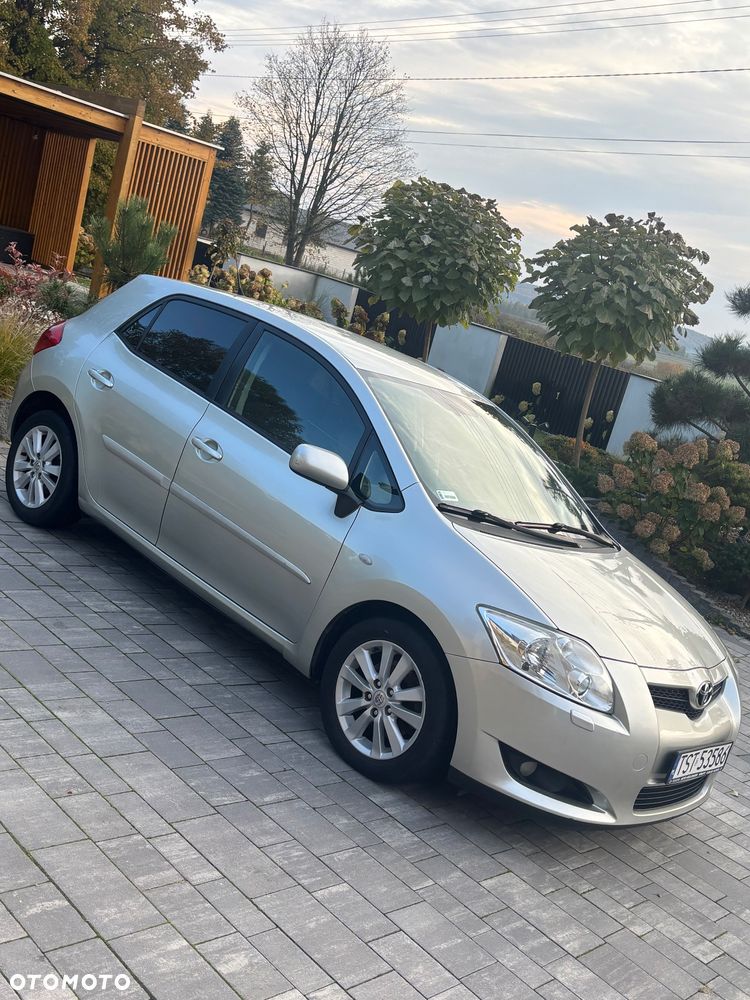 Toyota Auris - 1
