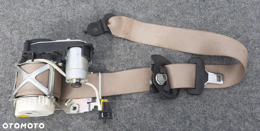 Mercedes R-Klasa W251 przedni pas lewy napinacz