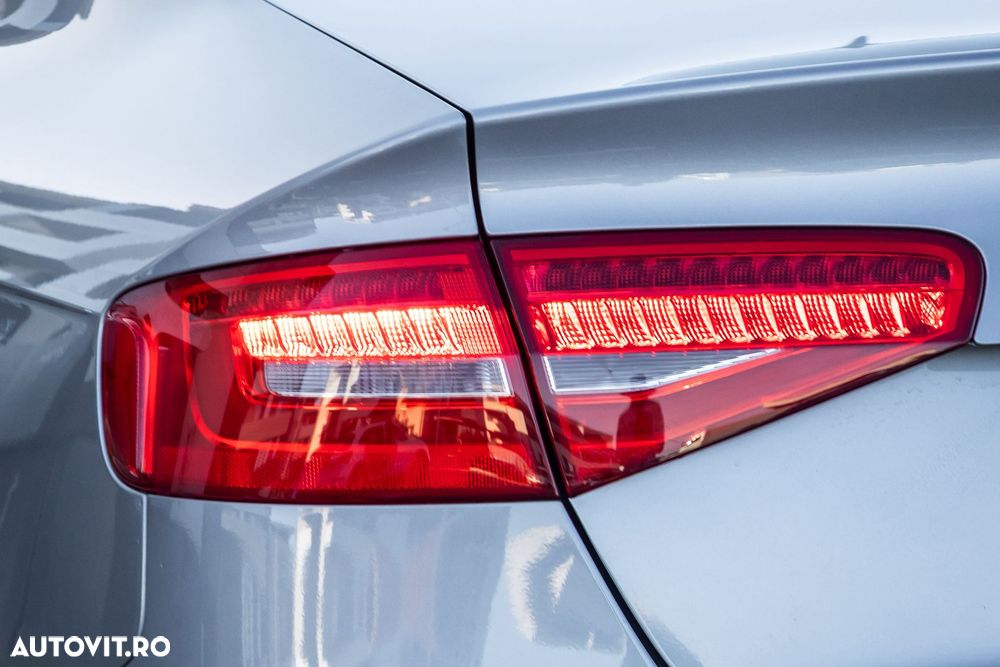 Audi A4 2.0 TDI DPF multitronic S line Sportpaket - 28