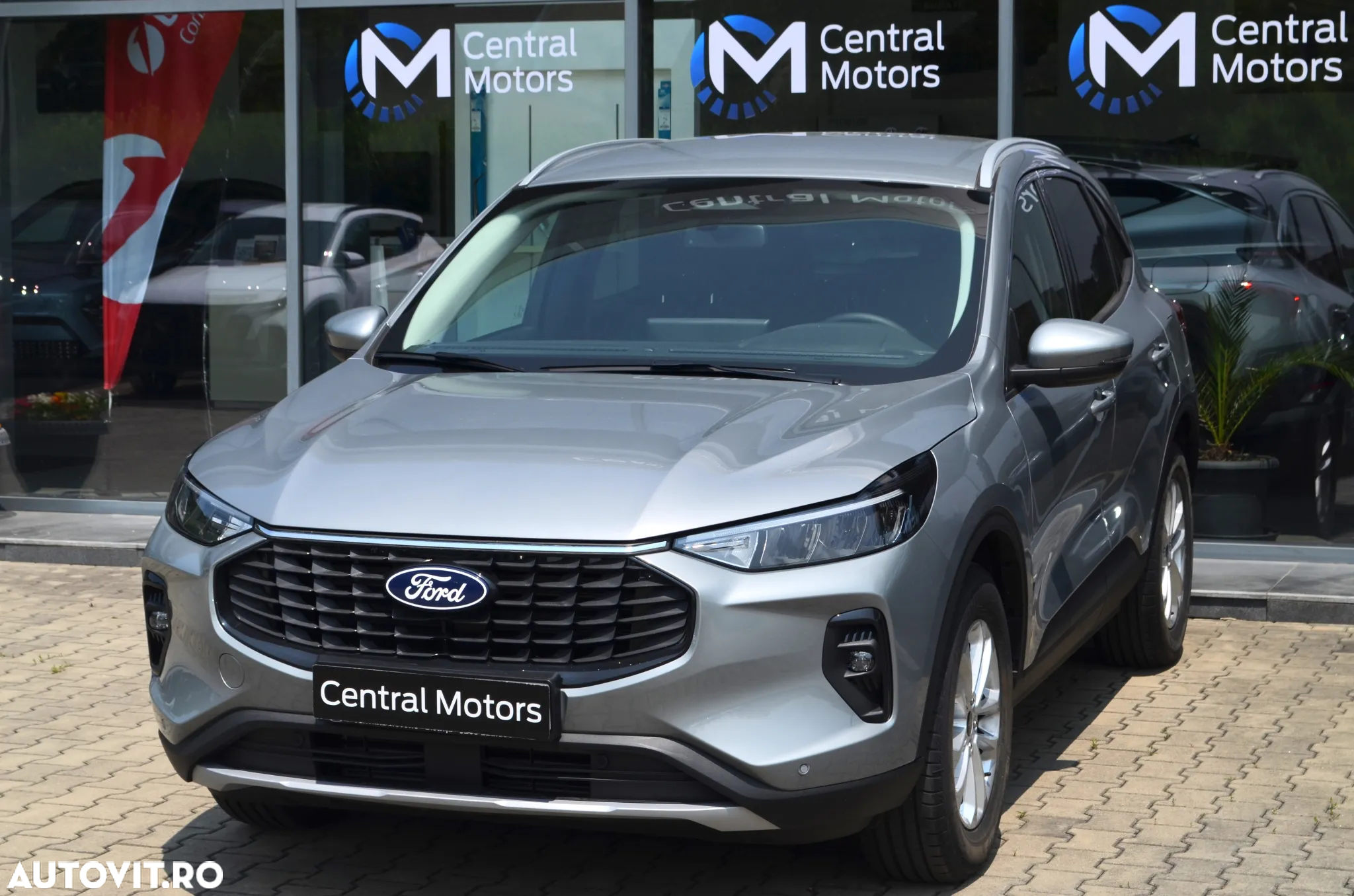 Ford Kuga 1.5 EcoBoost A8 FWD Titanium - 3