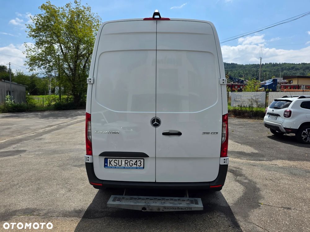 Mercedes-Benz Sprinter 215 automat rok 2022 klima webasto średni kamera tempomat - 8