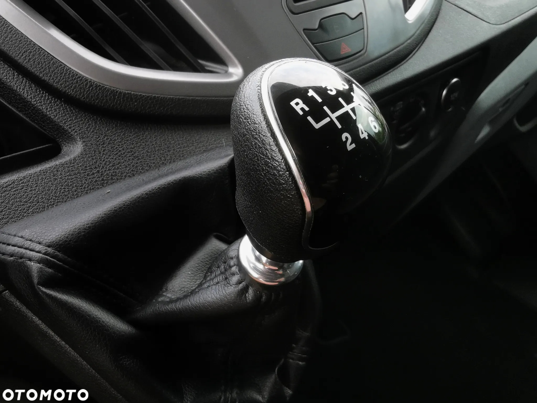 Ford Transit - 33