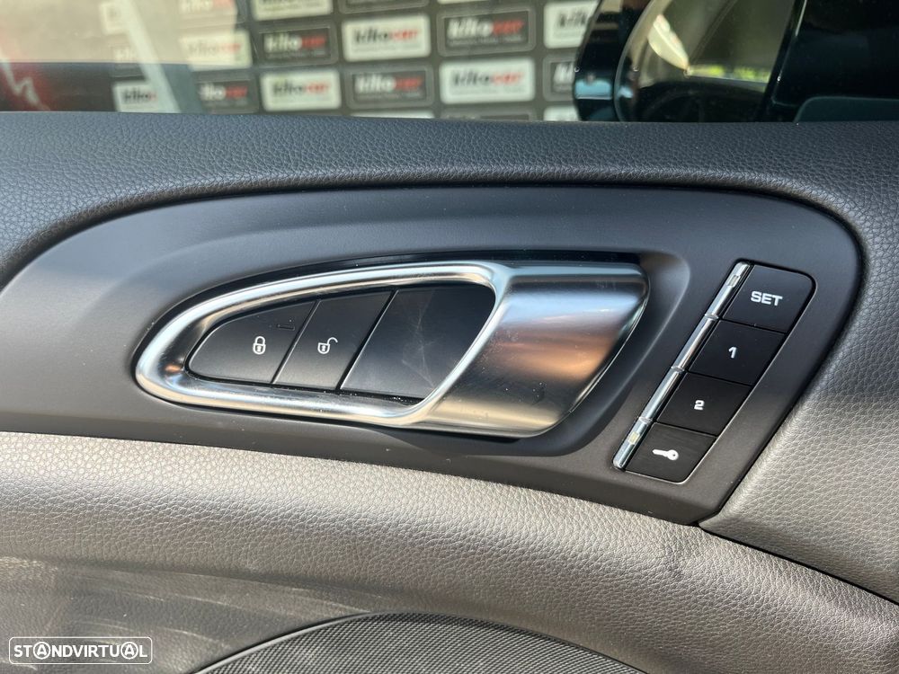 Porsche Cayenne Standard - 16
