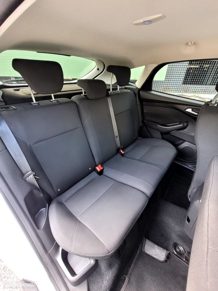 Ford Focus 1.5 TDCi ECOBlue Business - 13