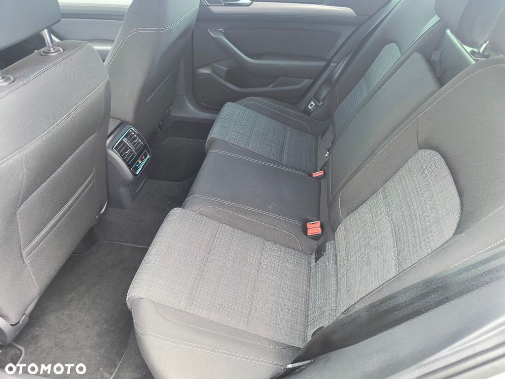 Volkswagen Passat 2.0 TDI EVO Business DSG - 11